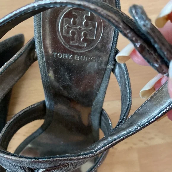 Beautiful Tory Burch Heels - Picture 2 of 4